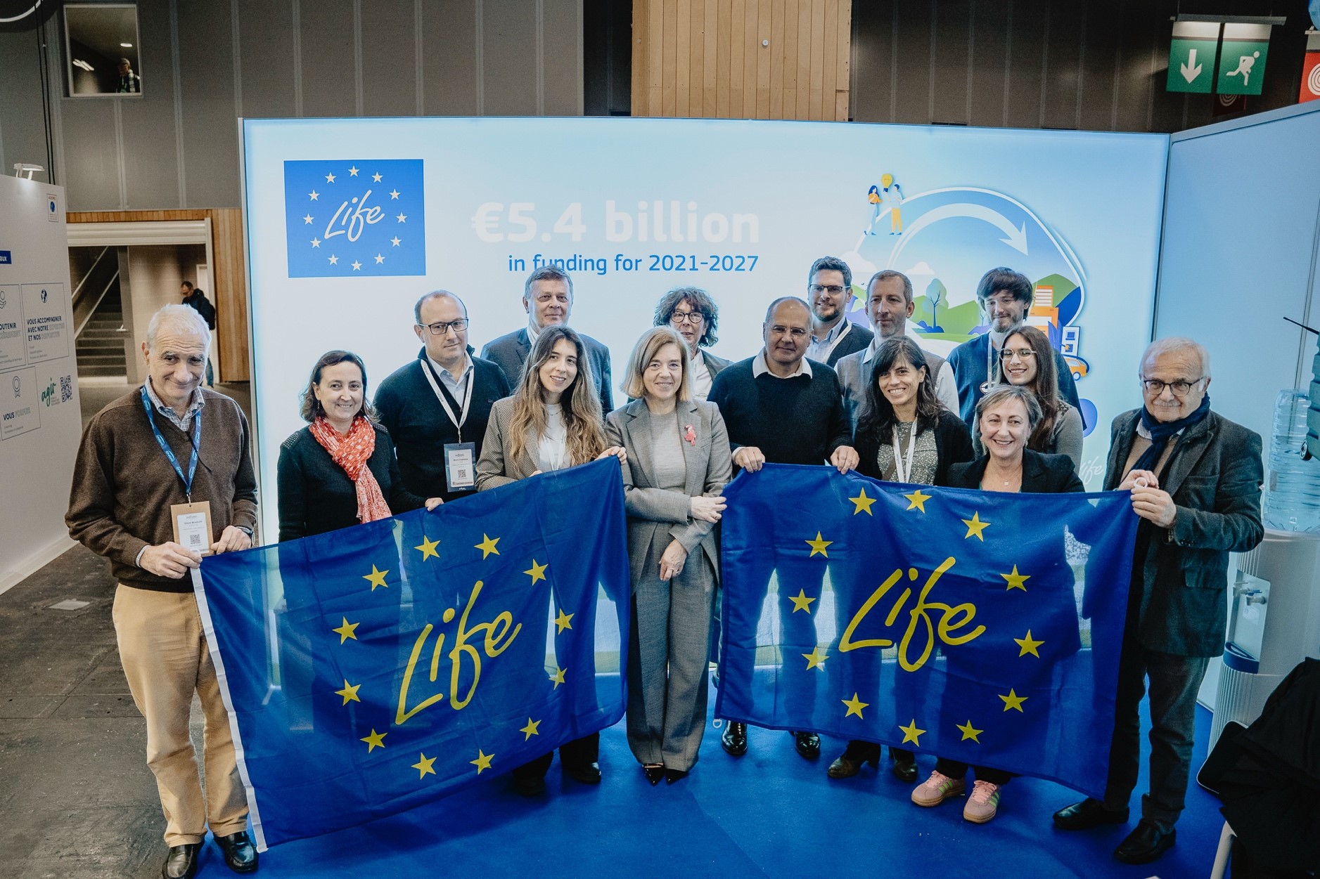 Photo de groupe du stand LIFE à Pollutec