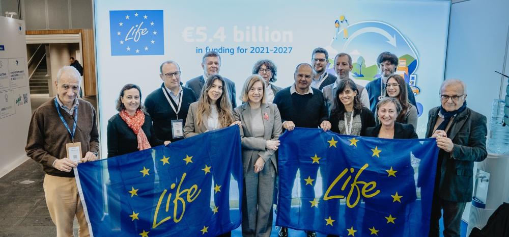 Photo de groupe du stand LIFE à Pollutec